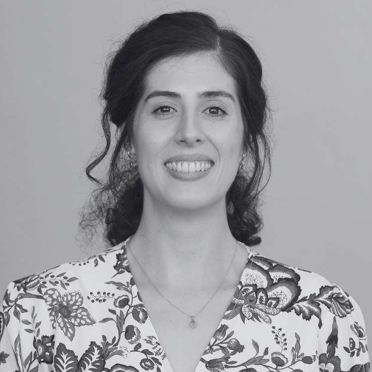 <h4>MS CHLOE VIVEIROS</br><span style="color: #999;font-size: 14px">BForBiol</span></h4>
