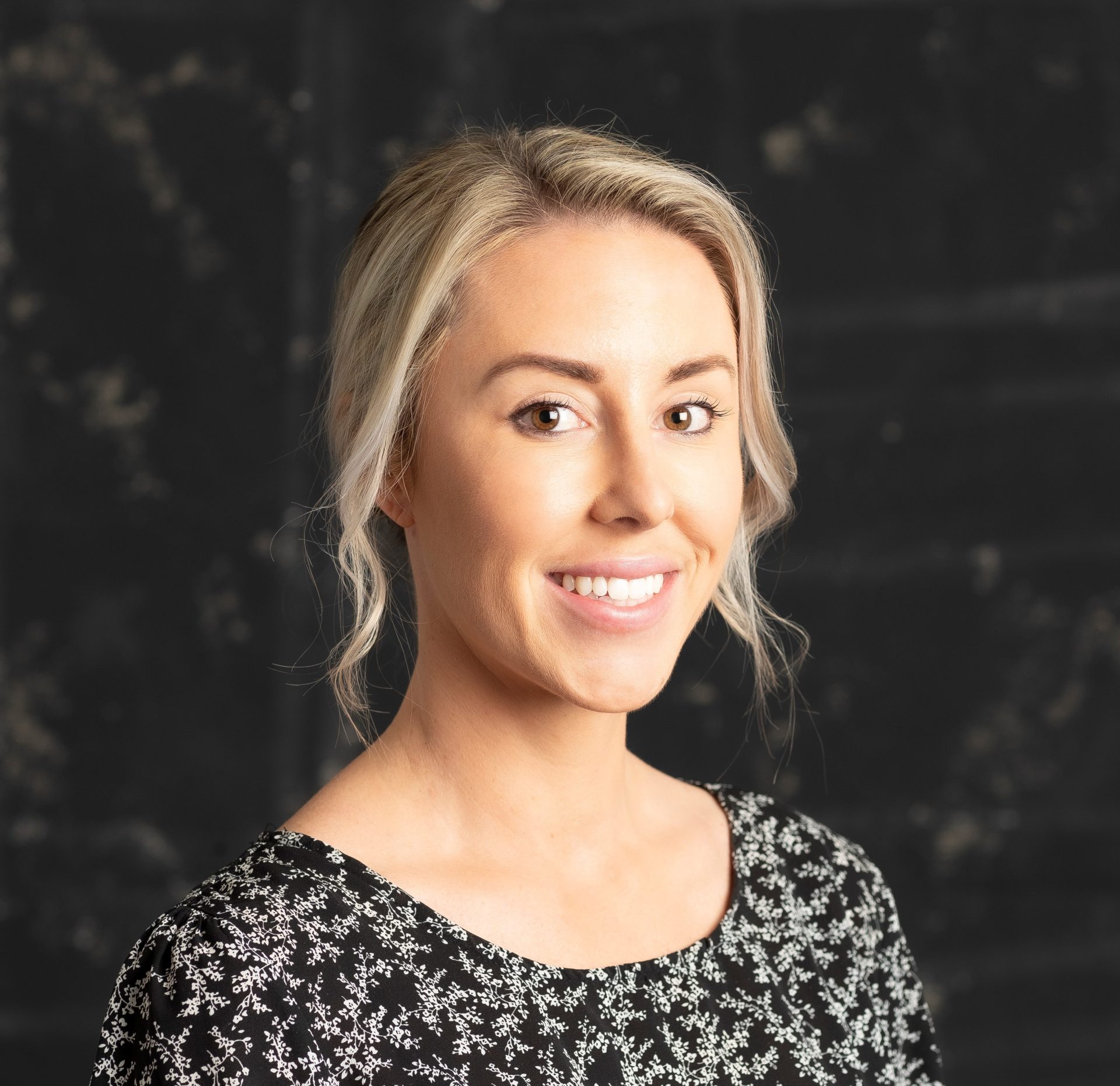 <h4>Dr<br>Lauren Gardner<br><span style="font-size:14px;color:#999"></span></h4>